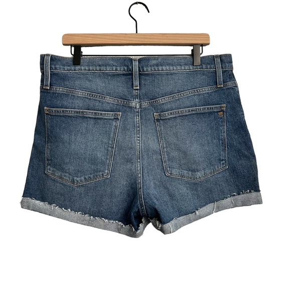 Madewell High-Rise Denim Shorts in Burke Wash: Button-Front Edition - Picture 5 of 11